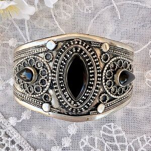 Ornate Ethnic Tribal Tibetan Silver 3 Gemstone Cuff
